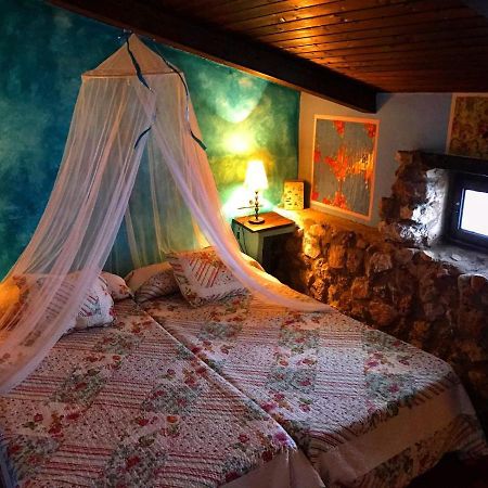 Room In Guest Room - Romantic Getaway To Valeria Exterior photo